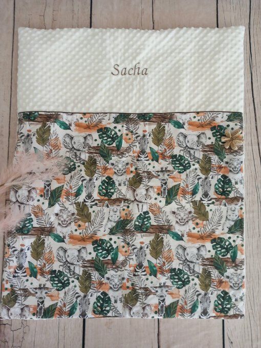 Couverture personnalisée bébé savane verte / minky blanc