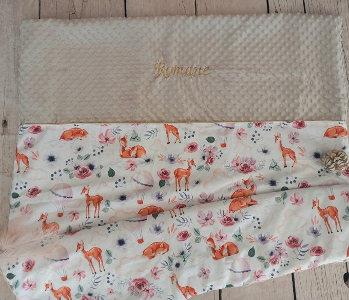 Couverture personnalisée bébé chevreuils / minky taupe