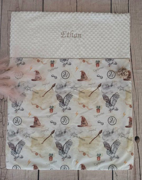 Couverture personnalisée bébé sorciers / minky blanc