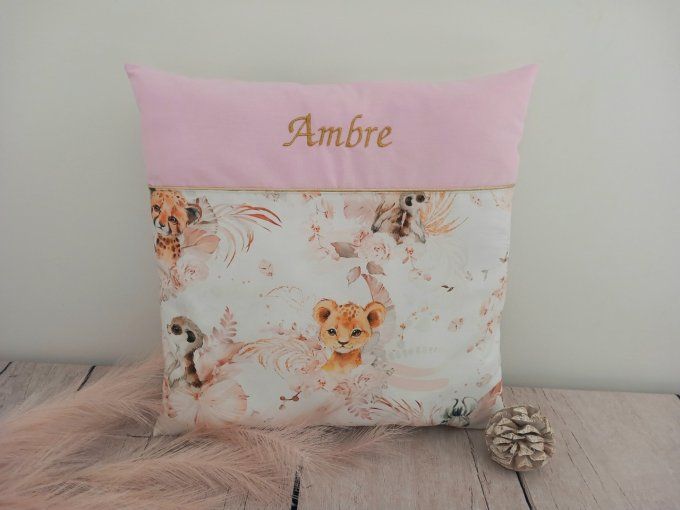 Coussin personnalisé 40 x 40 cm animaux beiges / uni rose clair