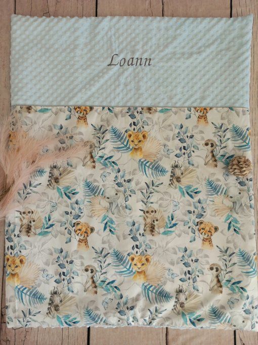 Couverture personnalisée bébé animaux bleus / minky bleu clair