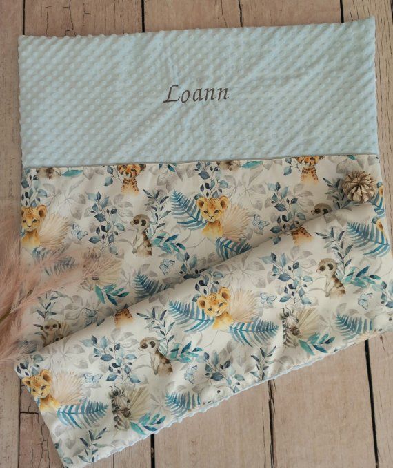 Couverture personnalisée bébé animaux bleus / minky bleu clair